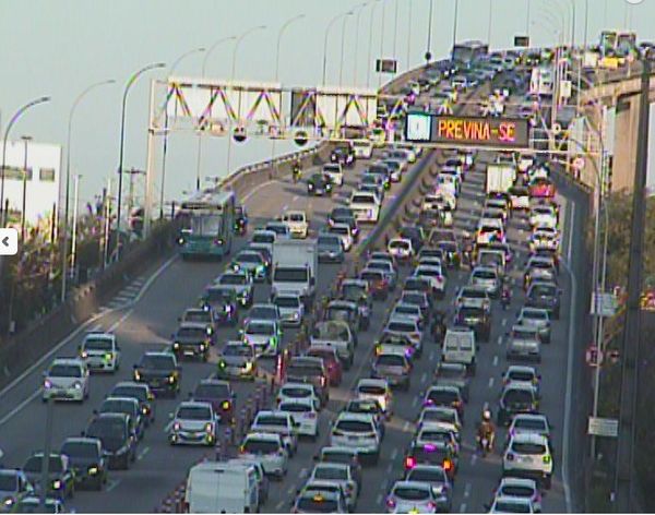Acidentes congestionam trânsito na Terceira ponte