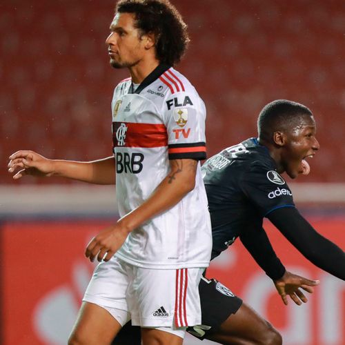 Baile equatoriano liga o sinal de alerta para Domènec no Flamengo