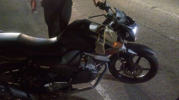 Motocicleta utilizada pelo suspeito durante a fuga