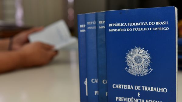 Para que as datas comemorativas como Natal e Ano Novo sejam ainda mais celebradas, profissionais de variados setores buscam pelos benefícios aos quais têm direito após o ano trabalhado