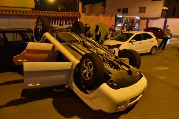 Acidente no cruzamento das Avenidas Professora Francelina Setúbal com a Carioca por Fernando Madeira