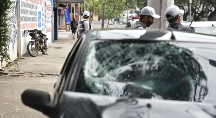 De acordo com informações da Polícia Militar, o motociclista ficou ferido e foi levado em estado grave para o hospital São Lucas, na capital