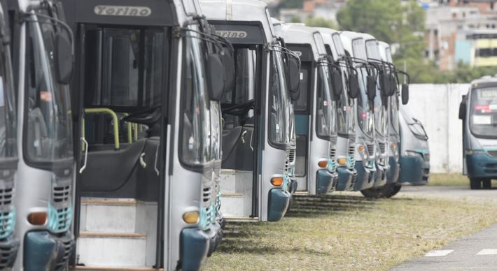 Desde abril, foram registradas pelo menos quatro paralisações dos rodoviários da Viação Tabuazeiro – uma das três empresas que operam linhas do sistema municipal de Vitória. A última paralisação começou na terça-feira (22) e ainda não terminou