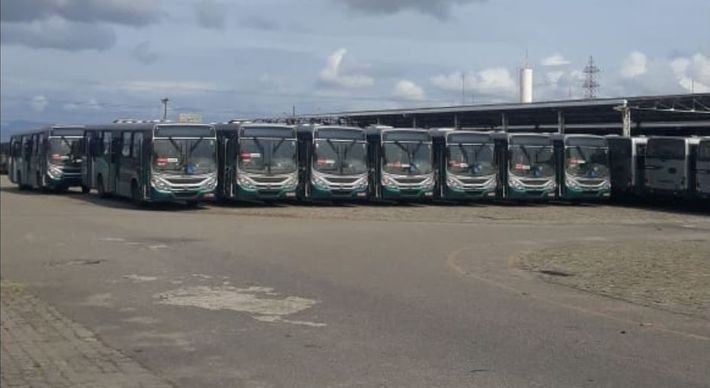 A viação – que opera 23 linhas – é uma das três empresas que operam o sistema municipal de transporte de Vitória. Paralisação já afeta passageiros dos bairros Maria Ortiz, República, Mata da Praia, Jardim da Penha, Praia do Canto, Jabour e Grande Vitória
