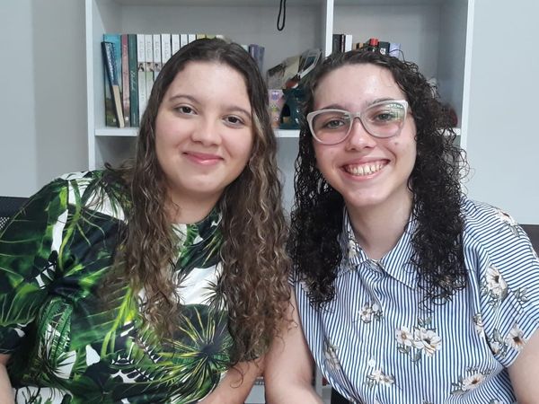 As irmãs Ana Clara Bourguignon, 17, e Rafaela Bourguignon, 15, estão na última etapa do Startup in School – Edição em casa, uma competição estudantil de empreendedorismo tecnológico promovida pelo Google