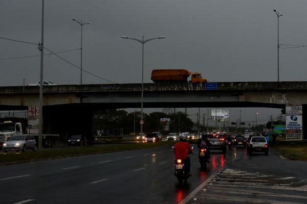 Chuva na Grande Vitória por Fernando Madeira