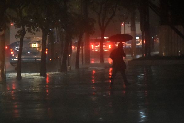 Chuva na Grande Vitória por Fernando Madeira