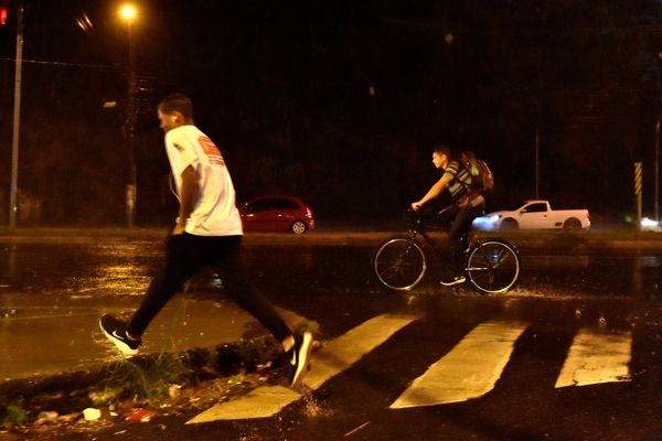 Chuva na Grande Vitória por Fernando Madeira