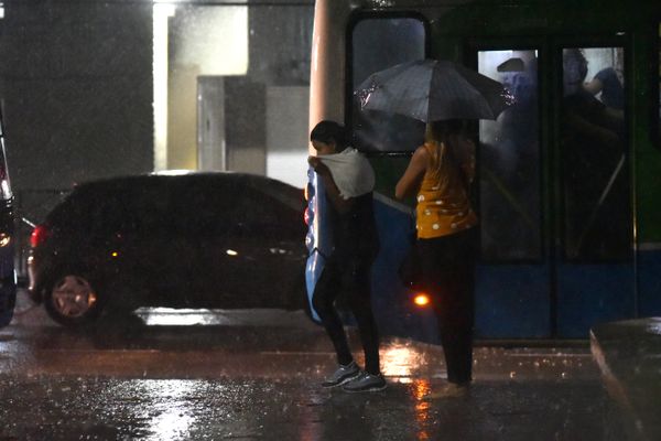 Chuva na Grande Vitória por Fernando Madeira