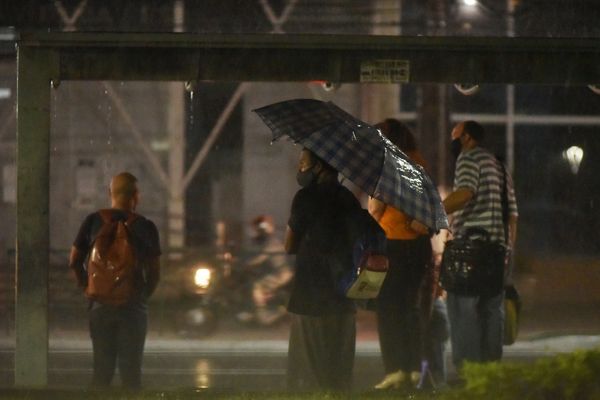 Chuva na Grande Vitória por Fernando Madeira