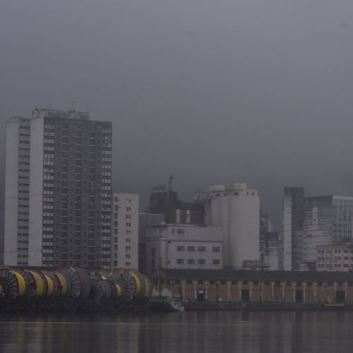 Chuva deve permanecer em maior parte do território capixaba nesta quinta-feira (24); veja cidades que estão sob alerta