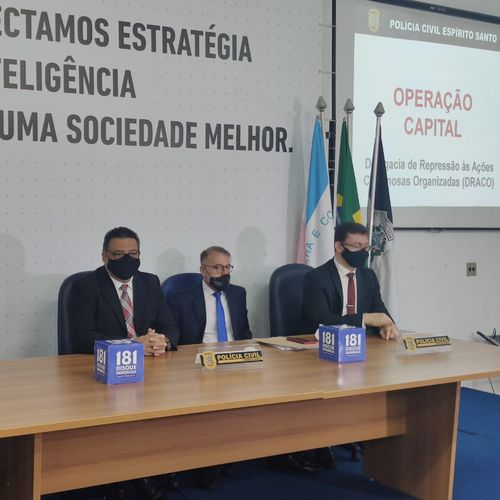 Segundo a polícia, a empresa pertence a uma advogada, de 37 anos, que é esposa de um dos líderes da organização criminosa. Atualmente, ele está preso