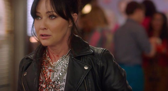 ‘Ela é uma lutadora’, declara Jason Priestley, companheiro de Shannen Doherty na série