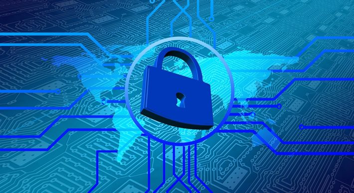 A lei de proteção de dados, ainda que seja questionada, parece oferecer alguma resposta à privacidade do usuário. Por um lado, uma pedra no meio do caminho de tantos que não sentam para ouvir ou compreender o cliente