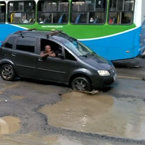Buracos tomam conta de trecho da Rodovia Leste-Oeste em Cariacica