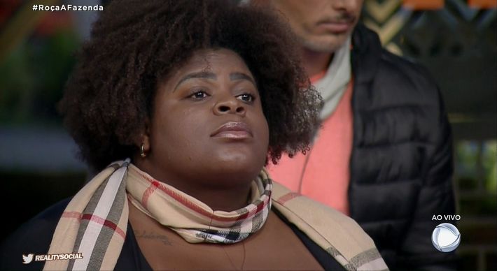 Cantora apresentou pressão alta e, após atendimento médico, conversou sobre seu estado de saúde com Luiza Ambiel