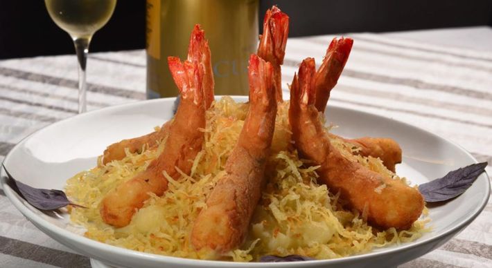 Salsa Pizzaria e Jussaras trouxeram novidades ao retomar o serviço de mesa. Confira ainda a estreia do Hanaya e o Jantar da Primavera do Moquém da Vila