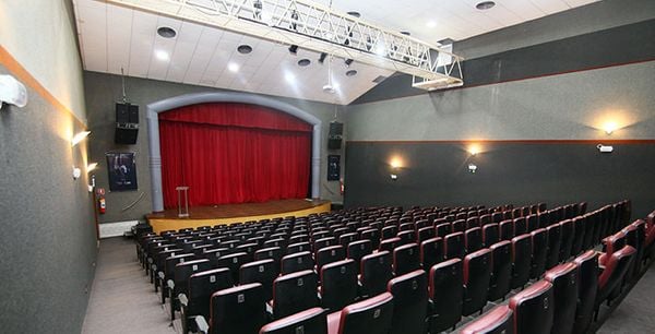 O Teatro do Sesi, em Jardim da Penha, Vitória, visto por dentro