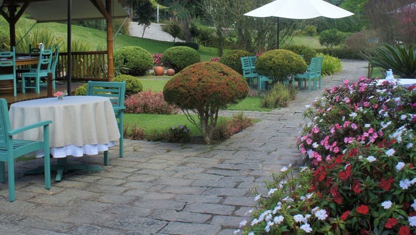 Jardim do restaurante Quinta dos Manacás, em Venda Nova do Imigrante