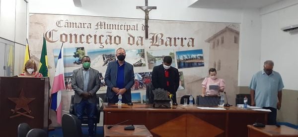 Prefeito Chicão (PSB) e o vice, Jonias Dionisio (PROS) tomaram posse nesta sexta (25)