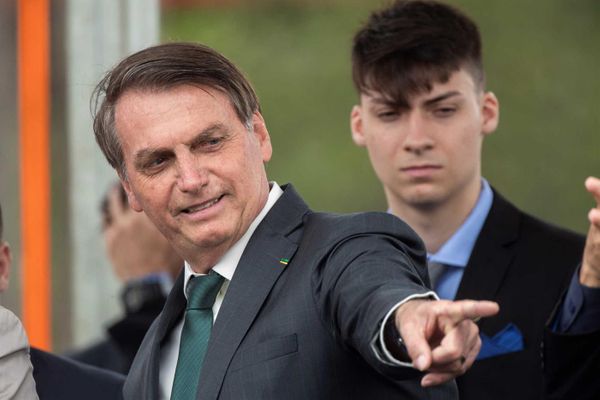 Jair Bolsonaro com Renan em solenidade oficial