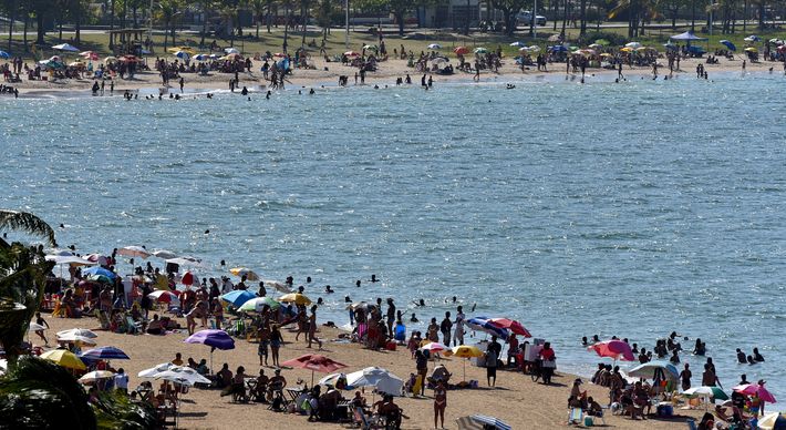 Maior temperatura absoluta registrada pelo Inmet no Espírito Santo é de 42,5°C no município de Cachoeiro de Itapemirim, em 1969; neste ano, a máxima no Estado registrada neste ano foi de 41,5°C, em Alegre