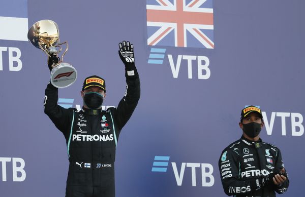 Valtteri Bottas comemora vitória no GP da Rússia; Hamilton terminou em terceiro na corrida