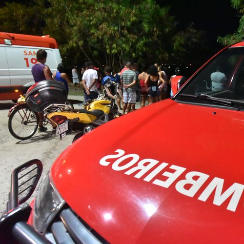 Quatro pessoas morreram e outra ficou ferida na chacina, que aconteceu na tarde dessa segunda-feira (28) na Ilha Doutor Américo de Oliveira, na região do bairro Santo Antônio. Delegado Marcelo Cavalcanti afirma que foram vítimas de emboscada