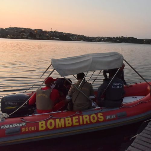 De acordo com o Corpo de Bombeiros, três pessoas foram encontradas mortas na ilha; a polícia afirmou ainda que uma quarta vítima foi socorrida, mas já estava morta quando deu entrada no PA de São Pedro