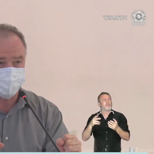 O governador Renato Casagrande destacou que taxa de transmissão da Covid-19 voltou a subir no Estado e disse que voltará a restringir atividades econômicas e sociais caso as mortes pela doença voltem a crescer no Estado