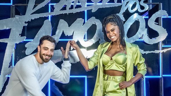 Dançando ao som de "Stayin' Alive", o ator surpreendeu o júri e foi muito elogiado