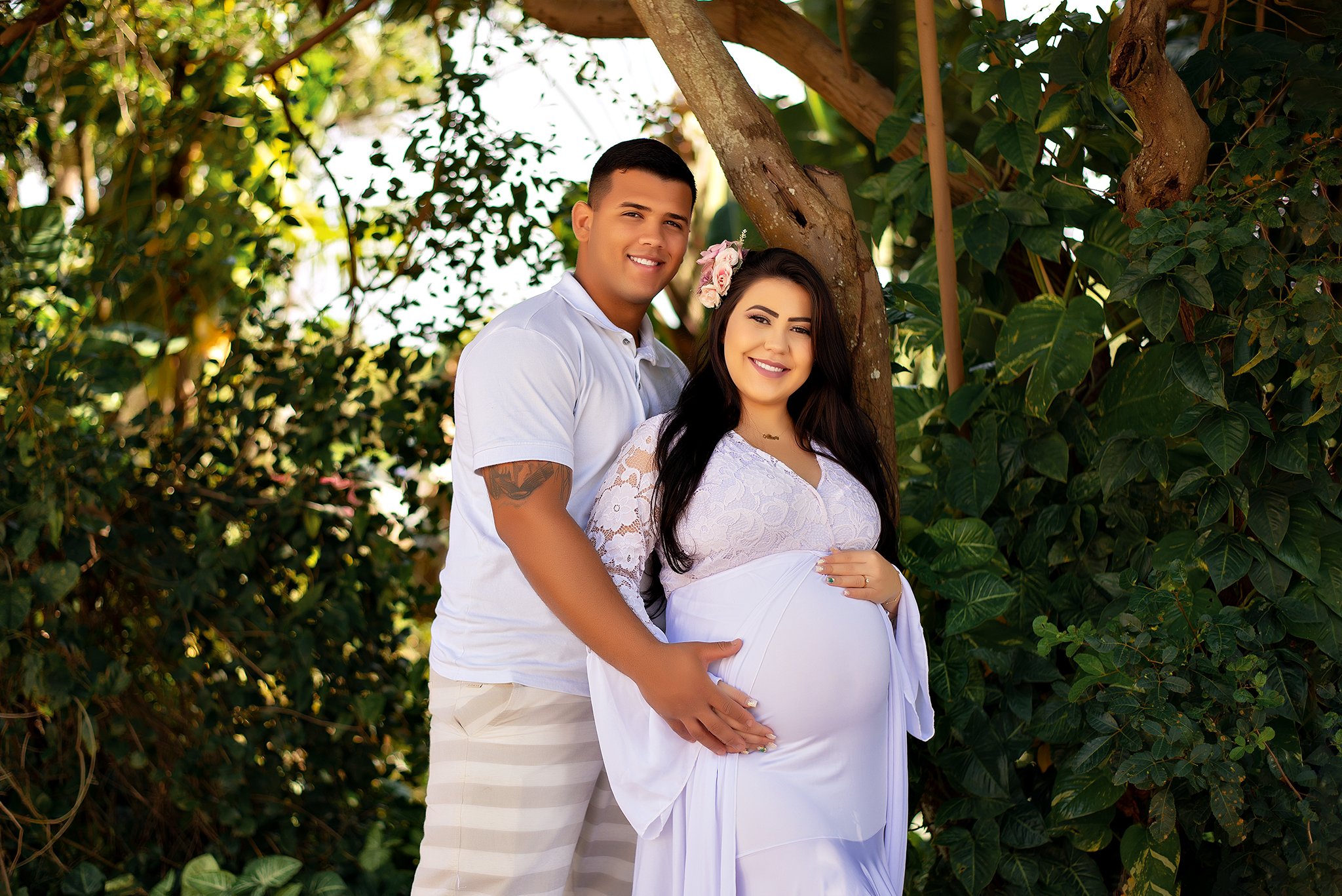 Amanda Guedes, grávida do Emanuel, com o marido 