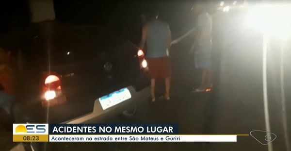 Carro bateu contra o poste em rodovia que liga São Mateus a Guriri