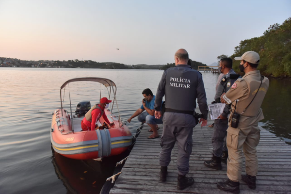 Quatro pessoas foram assassinadas na Ilha do Américo, na Baía de Vitória, nesta segunda-feira (28) por Fernando Madeira