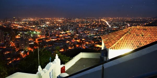 Vista de Vila Velha a noite