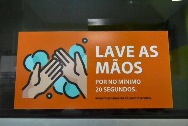 Escolas adotam medidas de segurança para volta às aulas por Fernando Madeira