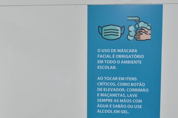 Escolas adotam medidas de segurança para volta às aulas por Fernando Madeira