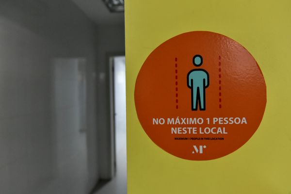 Escolas adotam medidas de segurança para volta às aulas por Fernando Madeira