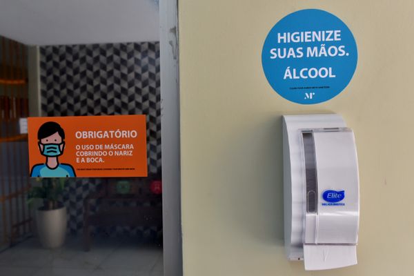 Escolas adotam medidas de segurança para volta às aulas por Fernando Madeira