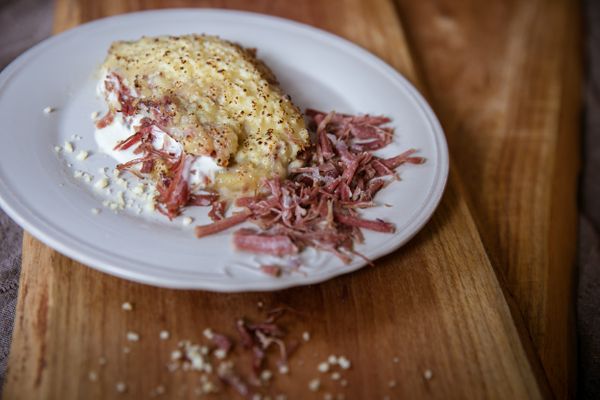 Escondidinho de carne seca com aipim manteiga do Caçarola Cozinha