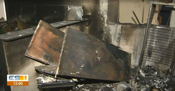 Incêndio destruiu apartamento no bairro Maria Ortiz, em Vitória por Reprodução / TV Gazeta