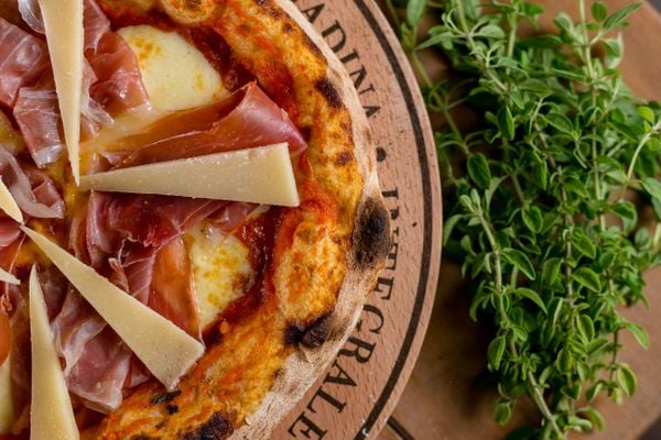 Pizza Parma e Grana da nova Aviento Gastropizza, do chef Ari Cardoso
