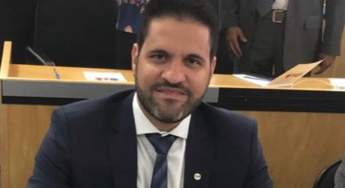 Postagens em redes sociais, sem autorização e com juízo de valor, críticas ou insinuações maldosas, podem configurar ato ilícito