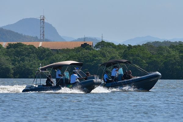 Perícia da Polícia Civil volta à Ilha do Américo por Fernando Madeira