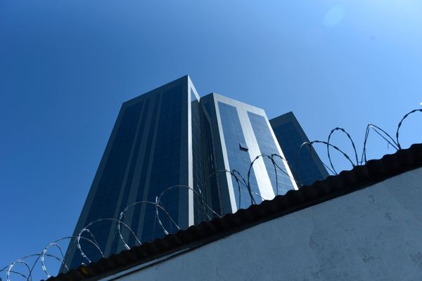 Obra do prédio do Ministério Público Federal na Ilha de Santa Maria por Vitor Jubini