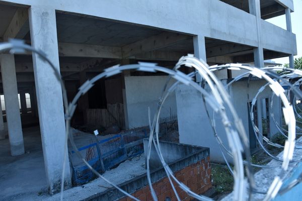 Parte interna da obra do prédio do Ministério Público Federal, na Ilha de Santa Maria por Vitor Jubini