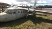 Aeronave Aero Commander abandonada em área próxima à mata do Aeroporto de Vitória(Foto do internauta/Yanez Luis Cibien)