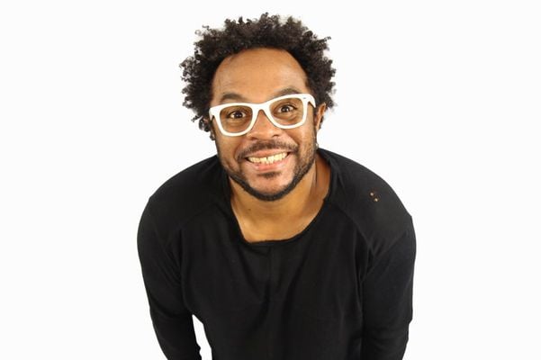 O humorista Marcelo Marrom