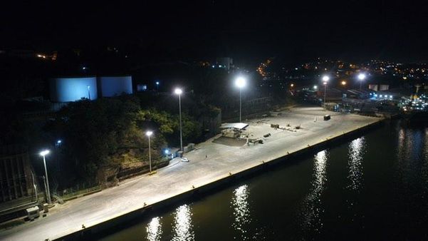 Vista noturna do novo Cais de Atalaia  por Codesa/Divulgação