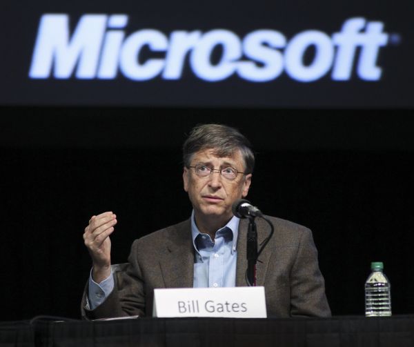 Bill Gates é um dos fundadores da Microsoft, a maior e mais conhecida empresa de software do mundo em termos de valor de mercado